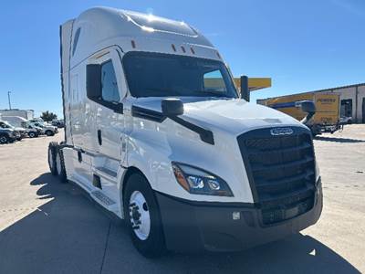 Freightliner Cascadia 126 Sleeper Semi Truck - 72" Integral Sleeper, 455HP, 12 Speed Automatic