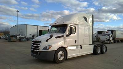 Freightliner Cascadia 126 Sleeper Semi Truck - 72" Integral Sleeper, 455HP, 12 Speed Automatic