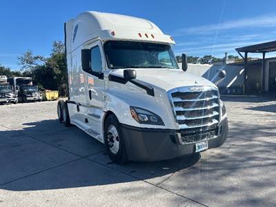 Freightliner Cascadia 126 Sleeper Semi Truck - 72" Integral Sleeper, 455HP, 12 Speed Automatic