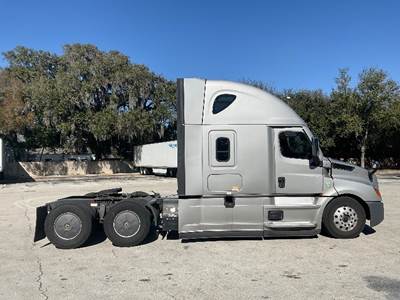 Freightliner Cascadia 126 Sleeper Semi Truck - 72" Integral Sleeper, 455HP, 12 Speed Automatic