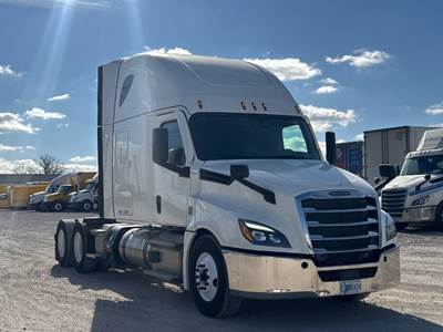 Freightliner Cascadia 126 Sleeper Semi Truck - 72" Integral Sleeper, 455HP, 12 Speed Automatic