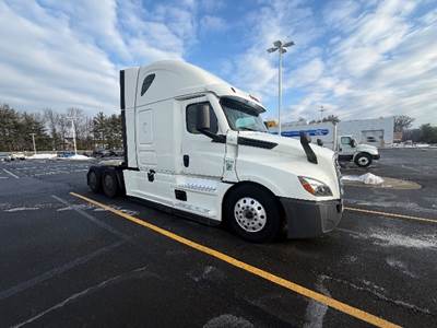 Freightliner Cascadia 126 Sleeper Semi Truck - 72" Integral Sleeper, 455HP, 12 Speed Automatic