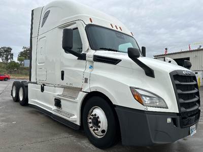 Freightliner Cascadia 126 Sleeper Semi Truck - 72" Integral Sleeper, 455HP, 12 Speed Automatic