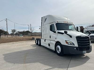 Freightliner Cascadia 126 Sleeper Semi Truck - 72" Integral Sleeper, 455HP, 12 Speed Automatic