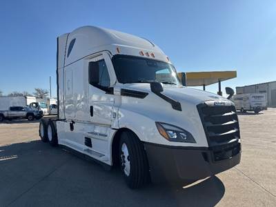 Freightliner Cascadia 126 Sleeper Semi Truck - 72" Integral Sleeper, 455HP, 12 Speed Automatic