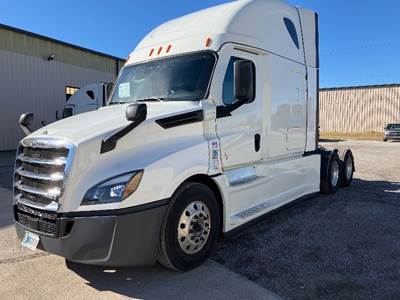 Freightliner Cascadia 126 Sleeper Semi Truck - 72" Integral Sleeper, 400HP, 12 Speed Automatic