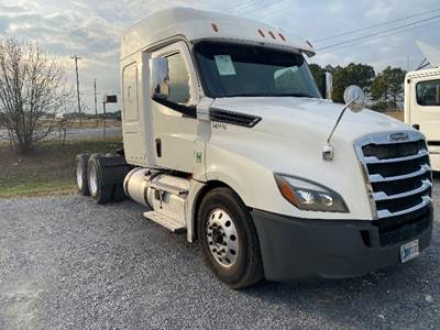 Freightliner Cascadia 126 Sleeper Semi Truck - 48" Integral Sleeper, 455HP, 12 Speed Automatic