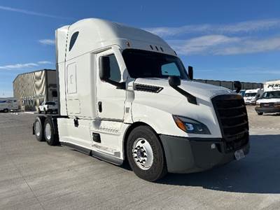 Freightliner Cascadia 126 Sleeper Semi Truck - 72" Integral Sleeper, 455HP, 12 Speed Automatic