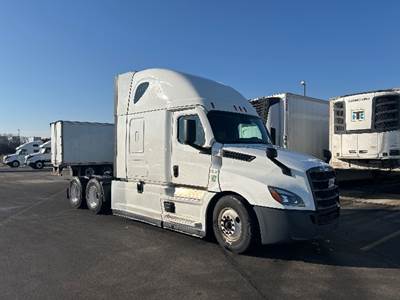 Freightliner Cascadia 126 Sleeper Semi Truck - 72" Integral Sleeper, 455HP, 12 Speed Automatic