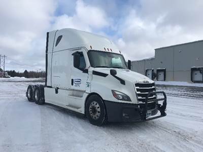 Freightliner Cascadia 126 Sleeper Semi Truck - 72" Integral Sleeper, 455HP, 12 Speed Automatic