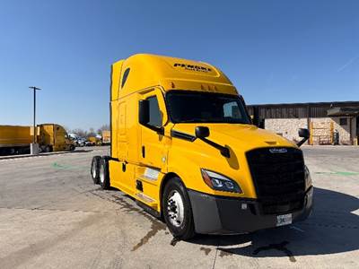 Freightliner Cascadia 126 Sleeper Semi Truck - 72" Integral Sleeper, 455HP, 12 Speed Automatic