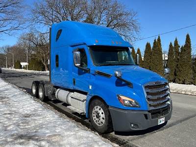 Freightliner Cascadia 126 Sleeper Semi Truck - 72" Integral Sleeper, 455HP, 12 Speed Automatic