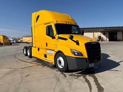Freightliner Cascadia 126 Sleeper Semi Truck - 72" Integral Sleeper, 455HP, 12 Speed Automatic