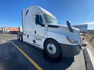 Freightliner Cascadia 126 Sleeper Semi Truck - 72" Integral Sleeper, 455HP, 12 Speed Automatic