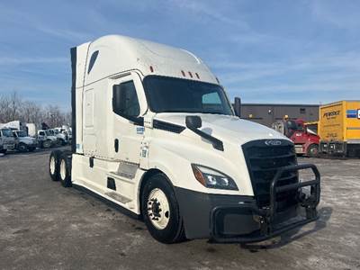 Freightliner Cascadia 126 Sleeper Semi Truck - 72" Integral Sleeper, 455HP, 12 Speed Automatic