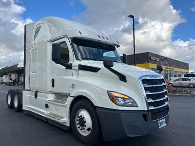 Freightliner Cascadia 126 Sleeper Semi Truck - 72" Integral Sleeper, 455HP, 12 Speed Automatic