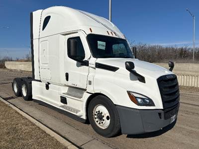 Freightliner Cascadia 126 Sleeper Semi Truck - 72" Integral Sleeper, 455HP, 12 Speed Automatic