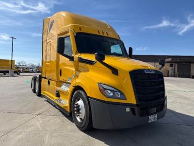Freightliner Cascadia 126 Sleeper Semi Truck - 72" Integral Sleeper, 455HP, 12 Speed Automatic