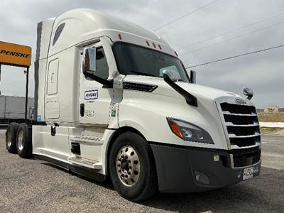 Freightliner Cascadia 126 Sleeper Semi Truck - 72" Integral Sleeper, 455HP, 12 Speed Automatic