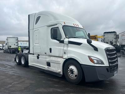 Freightliner Cascadia 126 Sleeper Semi Truck - 72" Integral Sleeper, 455HP, 12 Speed Automatic