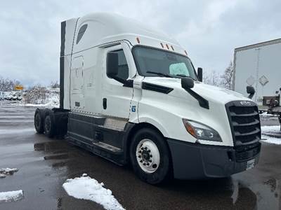Freightliner Cascadia 126 Sleeper Semi Truck - 72" Integral Sleeper, 450HP, 12 Speed Automatic