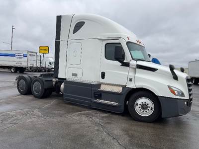 Freightliner Cascadia 126 Sleeper Semi Truck - 72" Integral Sleeper, 450HP, 12 Speed Automatic