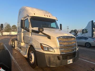Freightliner Cascadia 126 Sleeper Semi Truck - 72" Integral Sleeper, 455HP, 12 Speed Automatic