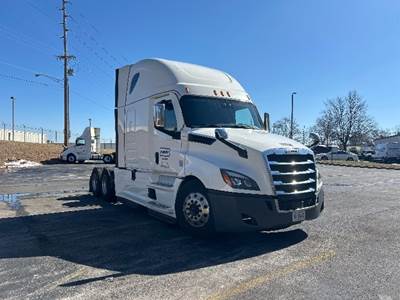 Freightliner Cascadia 126 Sleeper Semi Truck - 72" Integral Sleeper, 455HP, 12 Speed Automatic