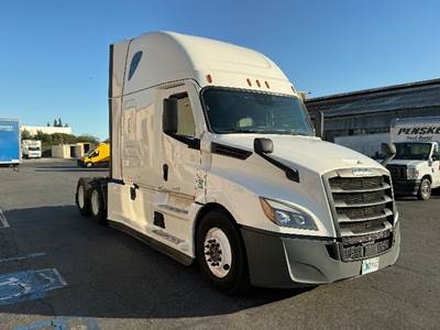 Freightliner Cascadia 126 Sleeper Semi Truck - 72" Integral Sleeper, 455HP, 12 Speed Automatic