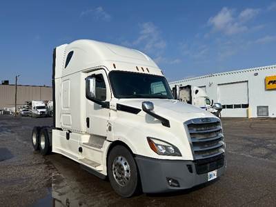 Freightliner Cascadia 126 Sleeper Semi Truck - 72" Integral Sleeper, 400HP, 12 Speed Automatic