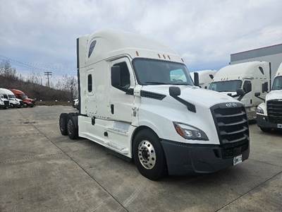 Freightliner Cascadia 126 Sleeper Semi Truck - 72" Integral Sleeper, 455HP, 12 Speed Automatic