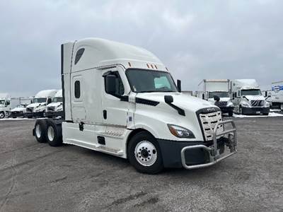 Freightliner Cascadia 126 Sleeper Semi Truck - 72" Integral Sleeper, 455HP, 12 Speed Automatic