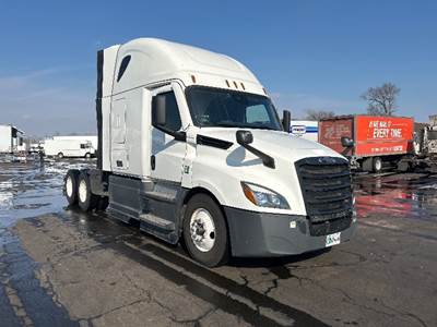 Freightliner Cascadia 126 Sleeper Semi Truck - 72" Integral Sleeper, 450HP, 12 Speed Automatic