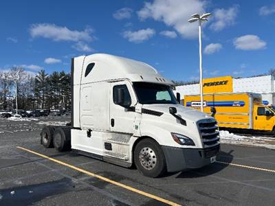 Freightliner Cascadia 126 Sleeper Semi Truck - 72" Integral Sleeper, 455HP, 12 Speed Automatic