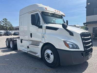 Freightliner Cascadia 126 Sleeper Semi Truck - 60" Integral Sleeper, 455HP, 10 Speed Manual