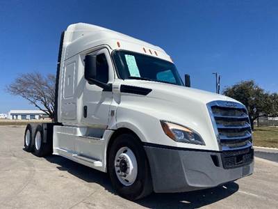 Freightliner Cascadia 126 Sleeper Semi Truck - 48" Integral Sleeper, 455HP, 10 Speed Manual