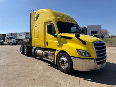 Freightliner Cascadia 126 Sleeper Semi Truck - 72" Integral Sleeper, 455HP, 12 Speed Automatic