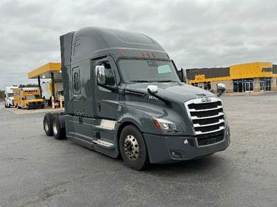 Freightliner Cascadia 126 Sleeper Semi Truck - 72" Integral Sleeper, 450HP, 12 Speed Automatic
