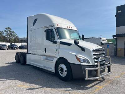 Freightliner Cascadia 126 Sleeper Semi Truck - 72" Integral Sleeper, 455HP, 12 Speed Automatic