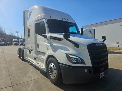 Freightliner Cascadia 126 Sleeper Semi Truck - 72" Integral Sleeper, 455HP, 12 Speed Automatic