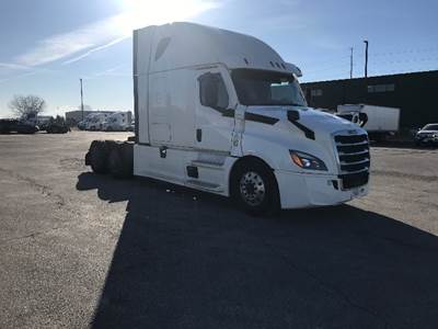 Freightliner Cascadia 126 Sleeper Semi Truck - 72" Integral Sleeper, 455HP, 12 Speed Automatic