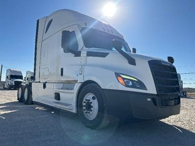 Freightliner Cascadia 126 Sleeper Semi Truck - 72" Integral Sleeper, 455HP, 12 Speed Automatic