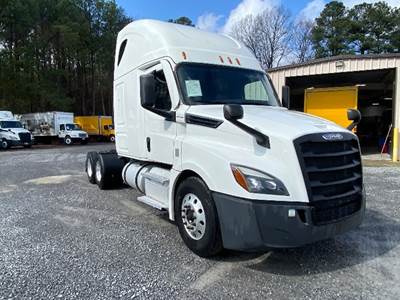 Freightliner Cascadia 126 Sleeper Semi Truck - 72" Integral Sleeper, 455HP, 12 Speed Automatic