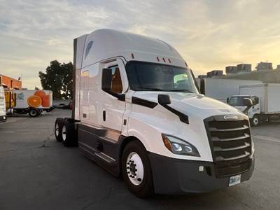 Freightliner Cascadia 126 Sleeper Semi Truck - 72" Integral Sleeper, 450HP, 12 Speed Automatic