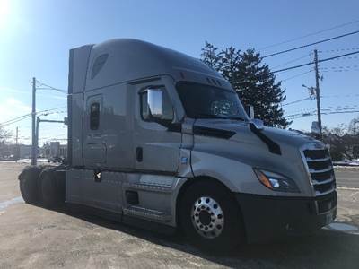 Freightliner Cascadia 126 Sleeper Semi Truck - 72" Integral Sleeper, 455HP, 12 Speed Automatic