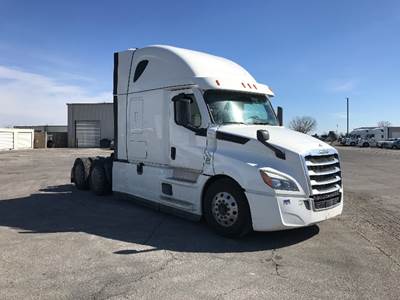 Freightliner Cascadia 126 Sleeper Semi Truck - 72" Integral Sleeper, 455HP, 12 Speed Automatic