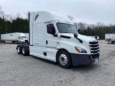 Freightliner Cascadia 126 Sleeper Semi Truck - 72" Integral Sleeper, 400HP, 12 Speed Automatic