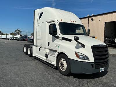 Freightliner Cascadia 126 Sleeper Semi Truck - 72" Integral Sleeper, 455HP, 12 Speed Automatic