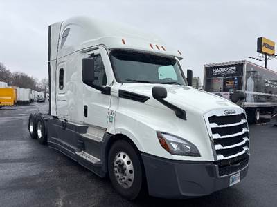 Freightliner Cascadia 126 Sleeper Semi Truck - 72" Integral Sleeper, 455HP, 10 Speed Manual