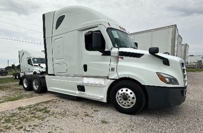 Freightliner Cascadia 126 Sleeper Semi Truck - 72" Integral Sleeper, 400HP, 12 Speed Automatic